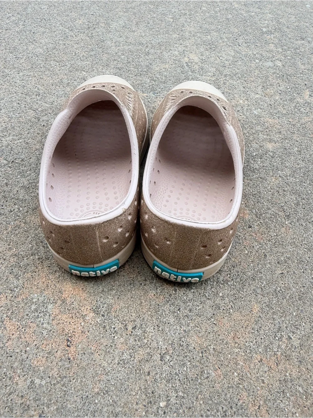 Native Kids Metallic Rose Water Shoes with White Toe Caps